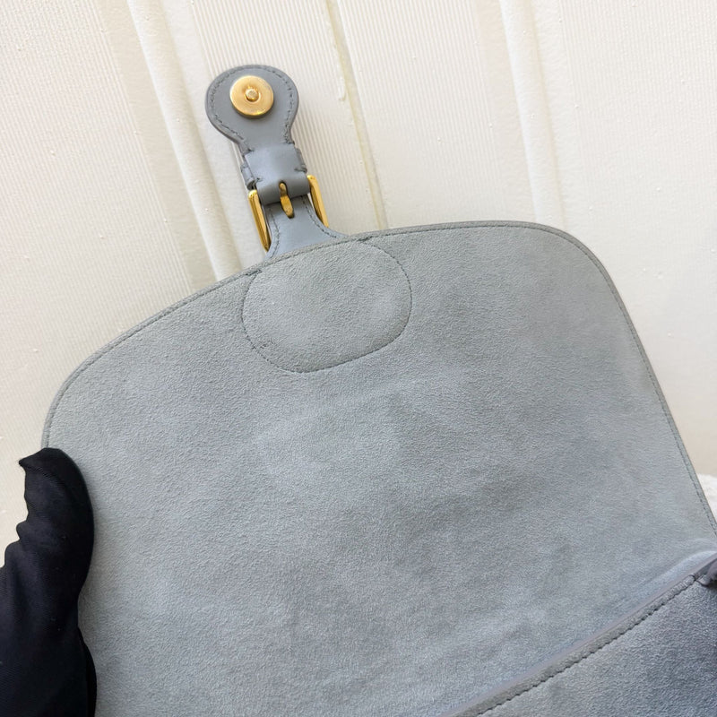 Dior Medium Bobby Flap in Grey Stone Calfskin and GHW (Model: M9319UMOL, Colour: 41G)