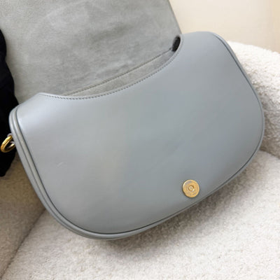 Dior Medium Bobby Flap in Grey Stone Calfskin and GHW (Model: M9319UMOL, Colour: 41G)