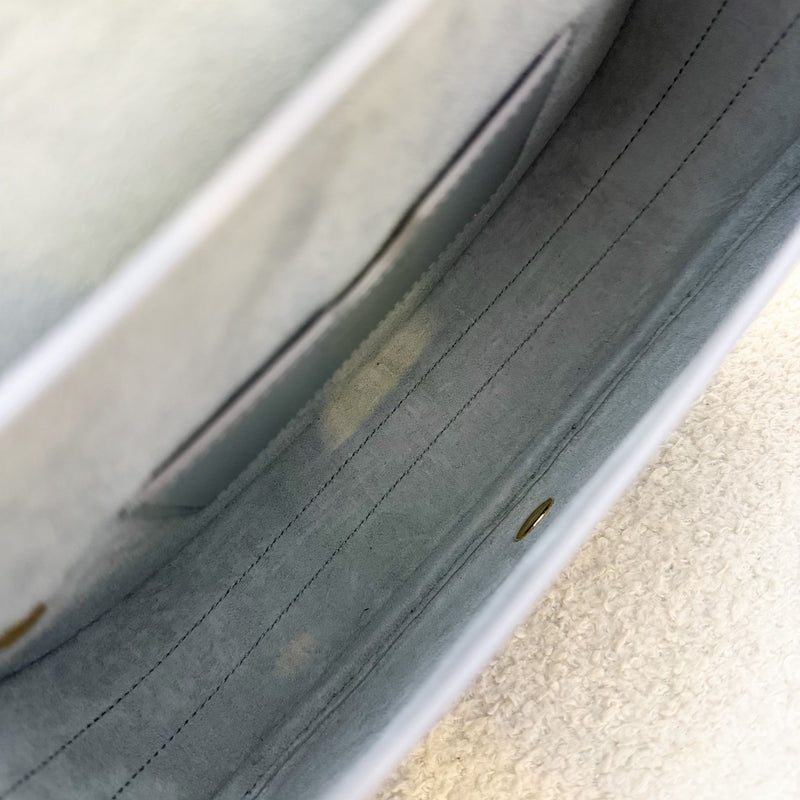 Dior Medium Bobby Flap in Grey Stone Calfskin and GHW (Model: M9319UMOL, Colour: 41G)