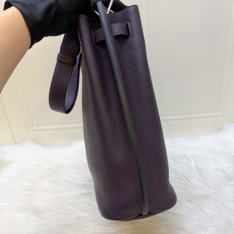 Hermes So Kelly 22 in Raisin Togo Leather and PHW
