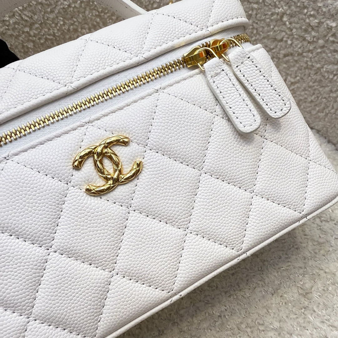 LN - Local Full Set - Nov 2025] Chanel 26C Vanity / Clutch with
