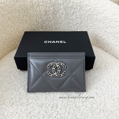 Chanel 19 Flat Card Holder in 22A Grey Lambskin SHW