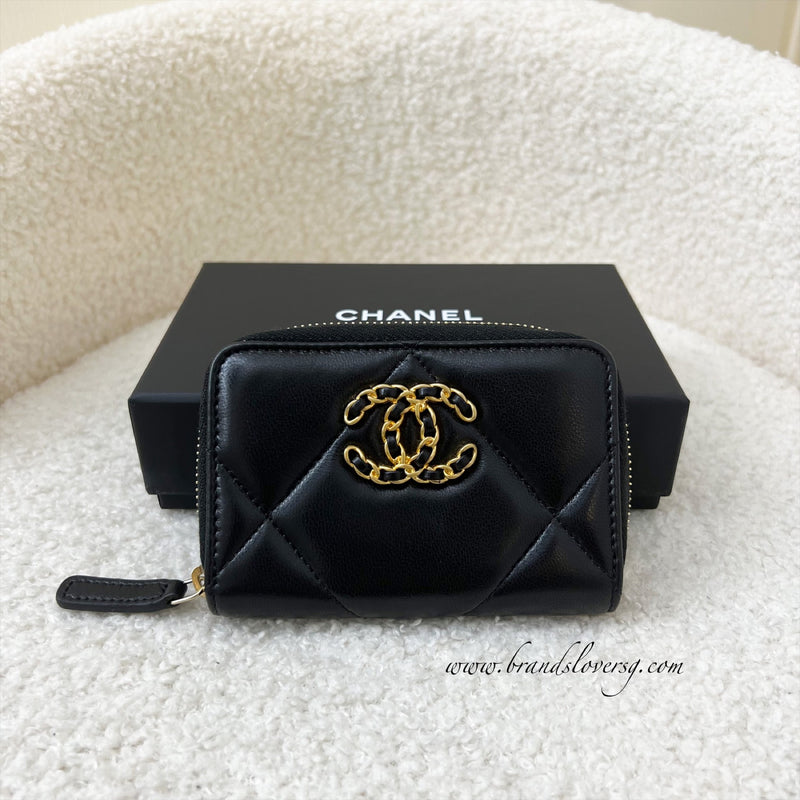 Chanel 19 Zippy Card Holder in Black Lambskin AGHW