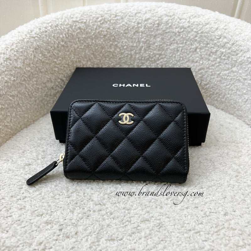 Chanel 25C New Zipped Small Wallet / Card Holder in Black Caviar and LGHW (Model: AP3686)