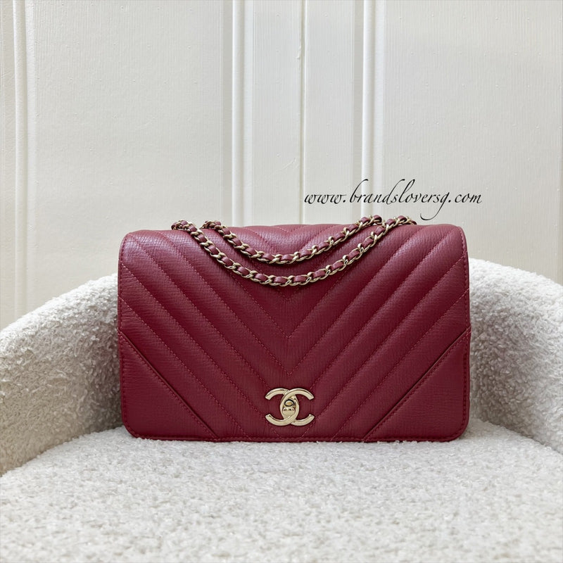 Chanel Medium Statement Flap in Chevron Quilted Dark Red / Pink Embossed Calfskin and LGHW (Model: A91587)