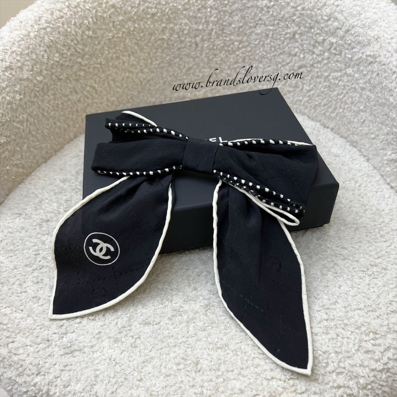 Chanel 23K Bow Barrette Hair Clip in Black and Off White Fabric