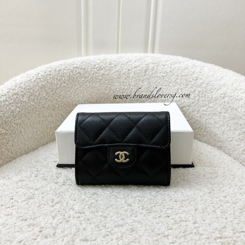 Chanel Classic XL Snap Card Holder in Black Caviar and LGHW (Model: AP0220)