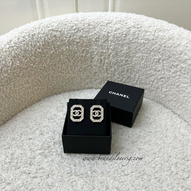 Chanel Crystal Pearl CC Geometric Earring (Model: ABB769)