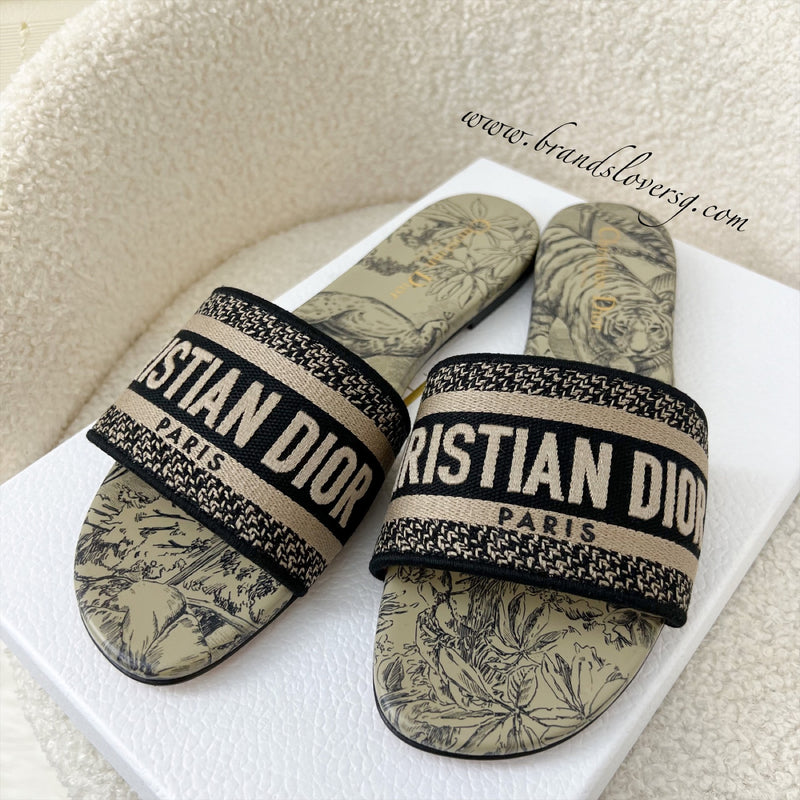 Dior Dway Slide in Beige and Black Embroidered Cotton with Toile de Jouy Voyage Motif Sz 38