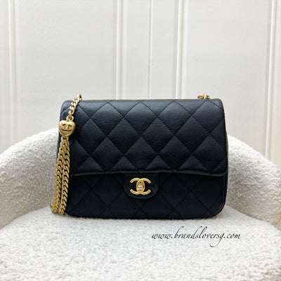 Chanel 24P Heart Adjustable Chain Small / Medium 24cm Flap Bag in Black Caviar AGHW (Model: AS3921)