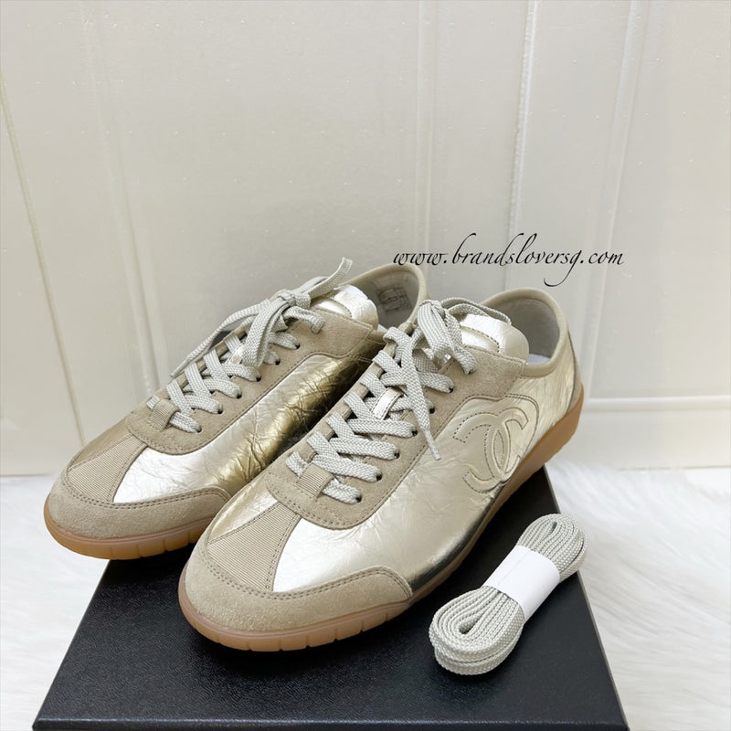 Chanel 25A Sneakers in Light Gold Crumpled Laminated Calfskin and Beige Suede Calfskin Sz 37.5 (Model: G46614)