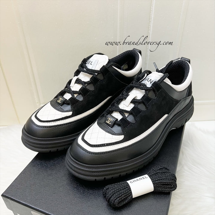 Chanel 25B Sneakers in Black and White Calfskin and Black Nubuck