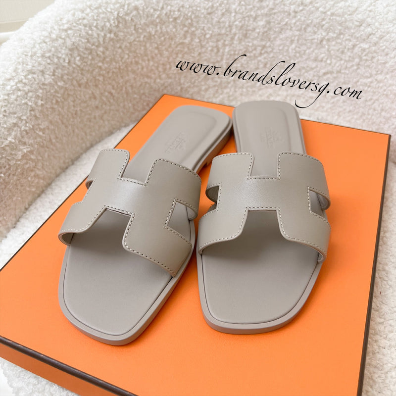 Hermes Oran Sandal in Beige Mastic Calfskin Sz 36