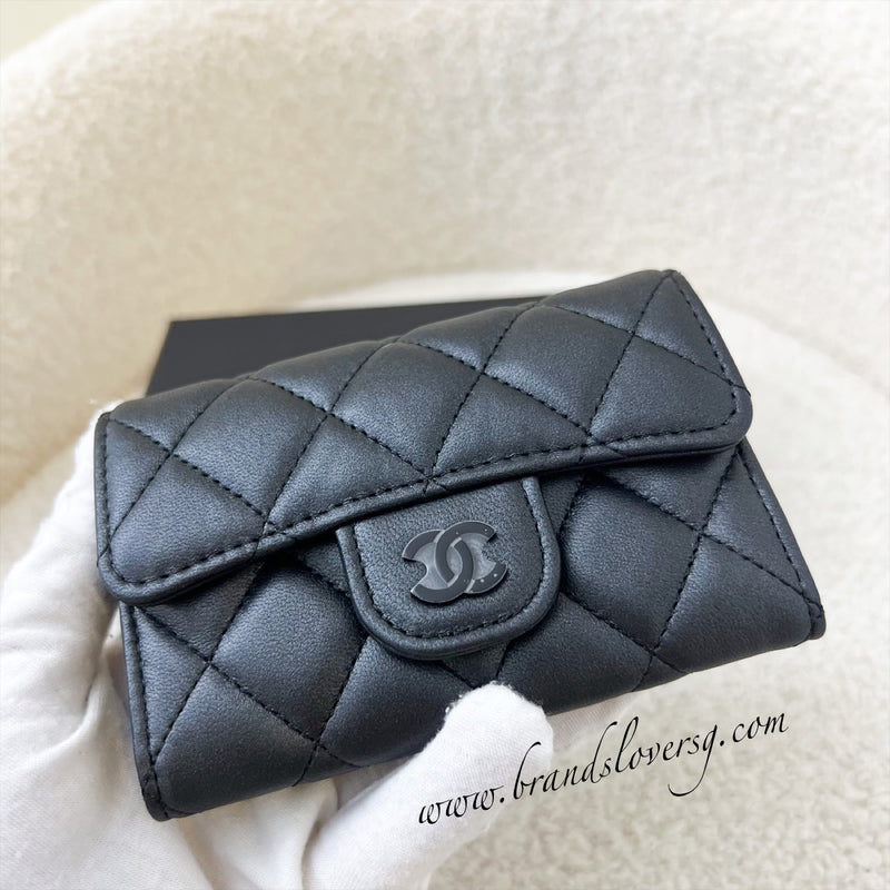 Chanel Classic So Black Snap Card Holder in Black Leather BHW