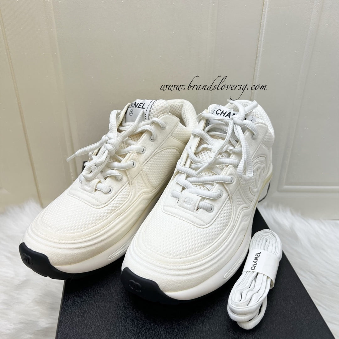CHANEL ホワイト スニーカー G45077 39 eZyWatermark_21-09-2025_09-55-