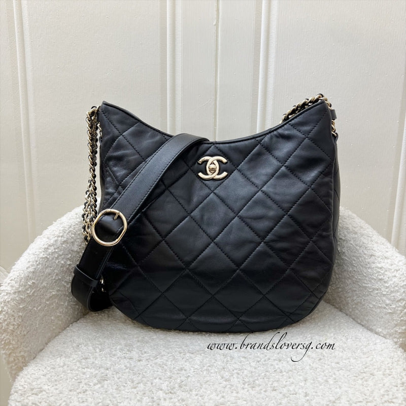 Chanel 22P Hobo Bag in Black Lambskin and LGHW (Model: AS3101)