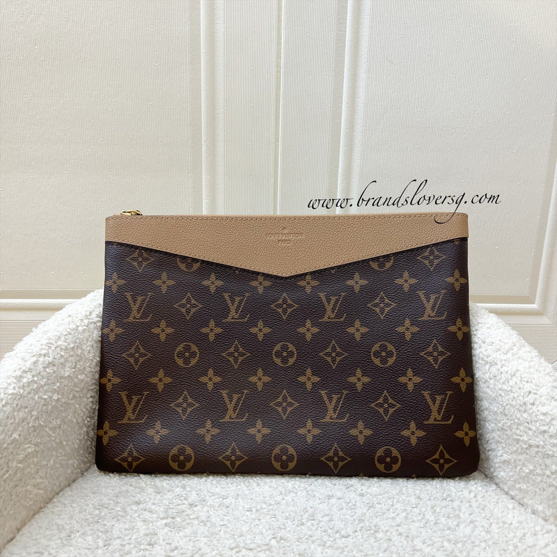 LV Daily Pouch in Monogram Caviar and GHW (Model: M64591)