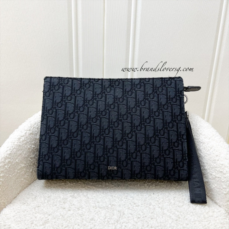 Dior A5 Triangle Pouch in Black Dior Oblique Jacquard and BHW (Model: 2ESCA483YKY)