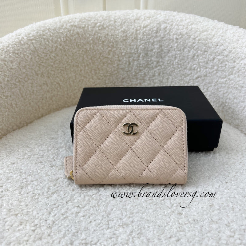 Chanel Classic Zippy Card Holder in 22C Beige Caviar LGHW