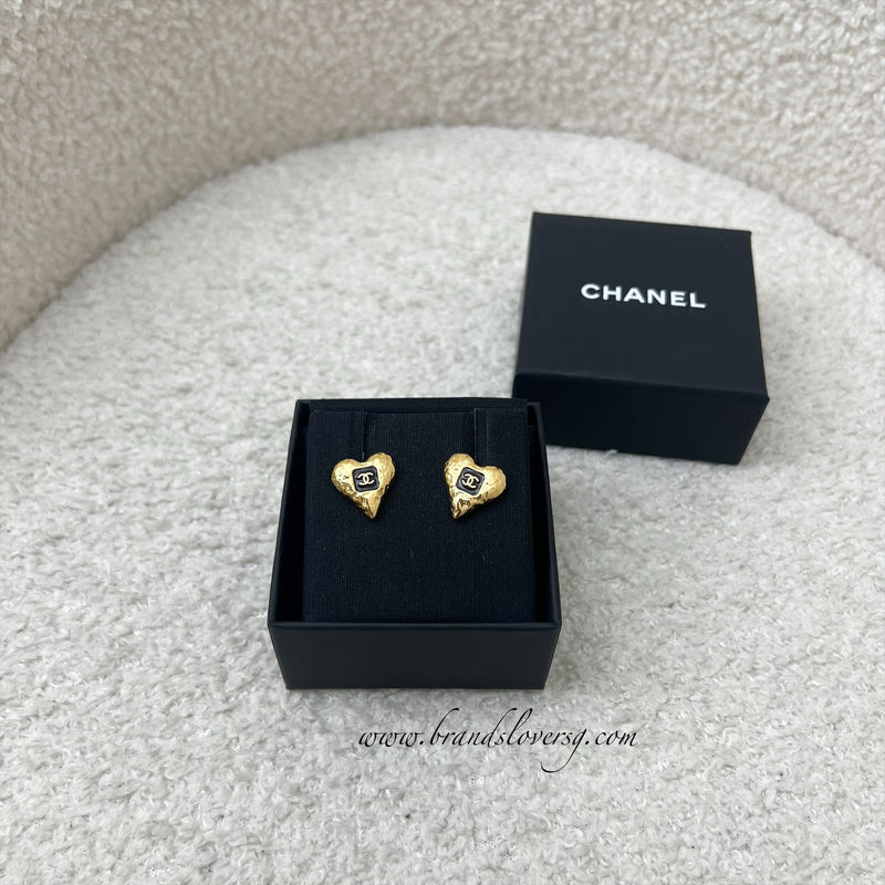 Chanel 23K Heart Earrings in AGHW (Model: ABC252)