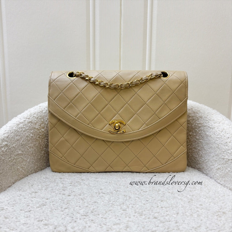 Chanel Vintage Flap in Beige Lambskin and GHW
