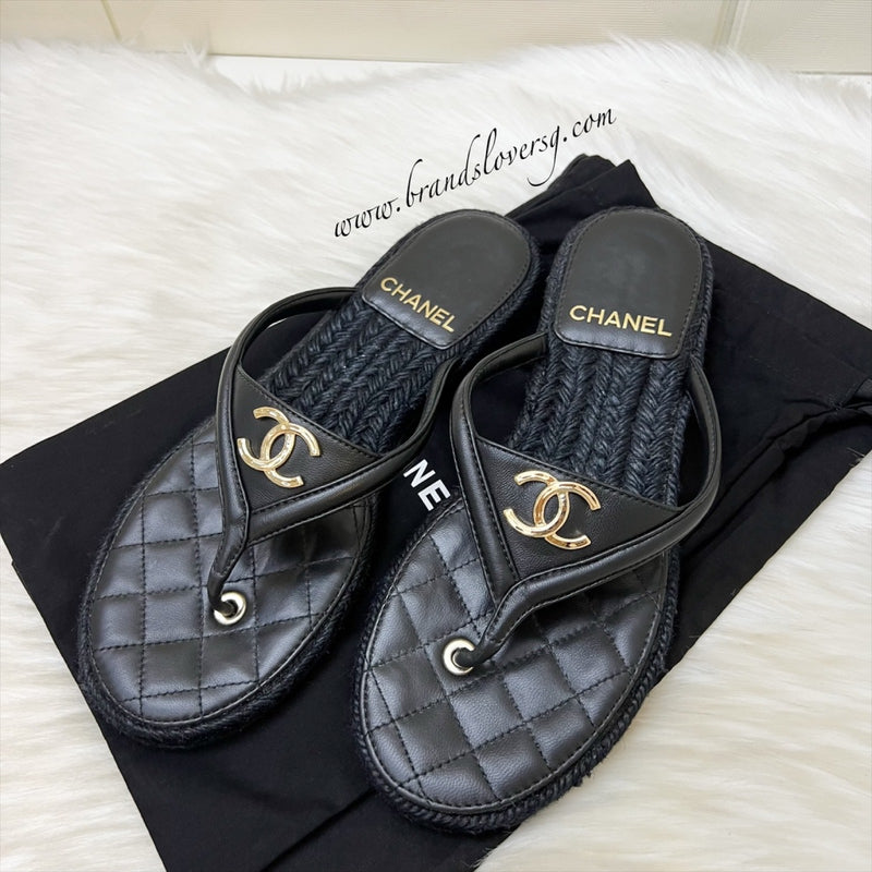 Chanel Coco Beach Thongs in Black Sz 39
