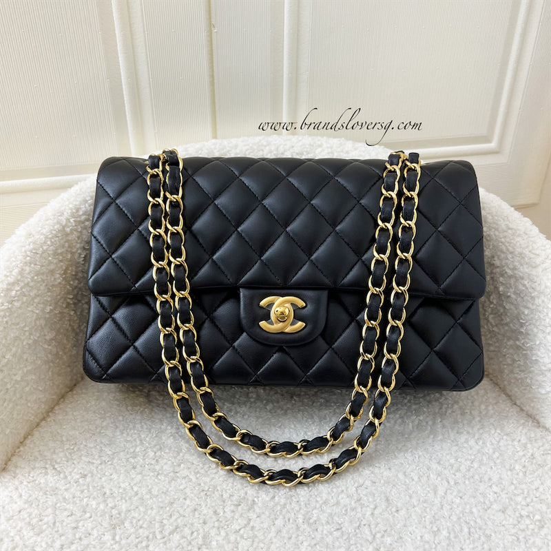 Chanel medium classic flap lambskin Clearance