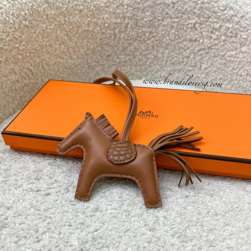 Hermes Rodeo PM in Gold Alligator and Lambskin