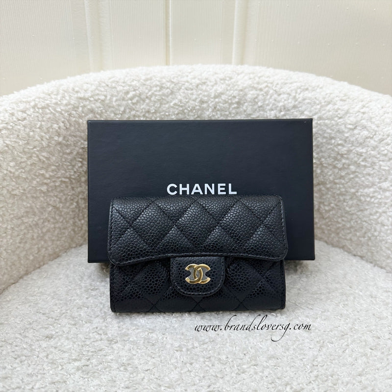 Chanel Classic Snap Card Holder in Black Caviar GHW