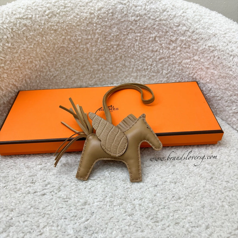 Hermes Rodeo Pegasus PM Touch in Chai Alligator Leather and Lambskin