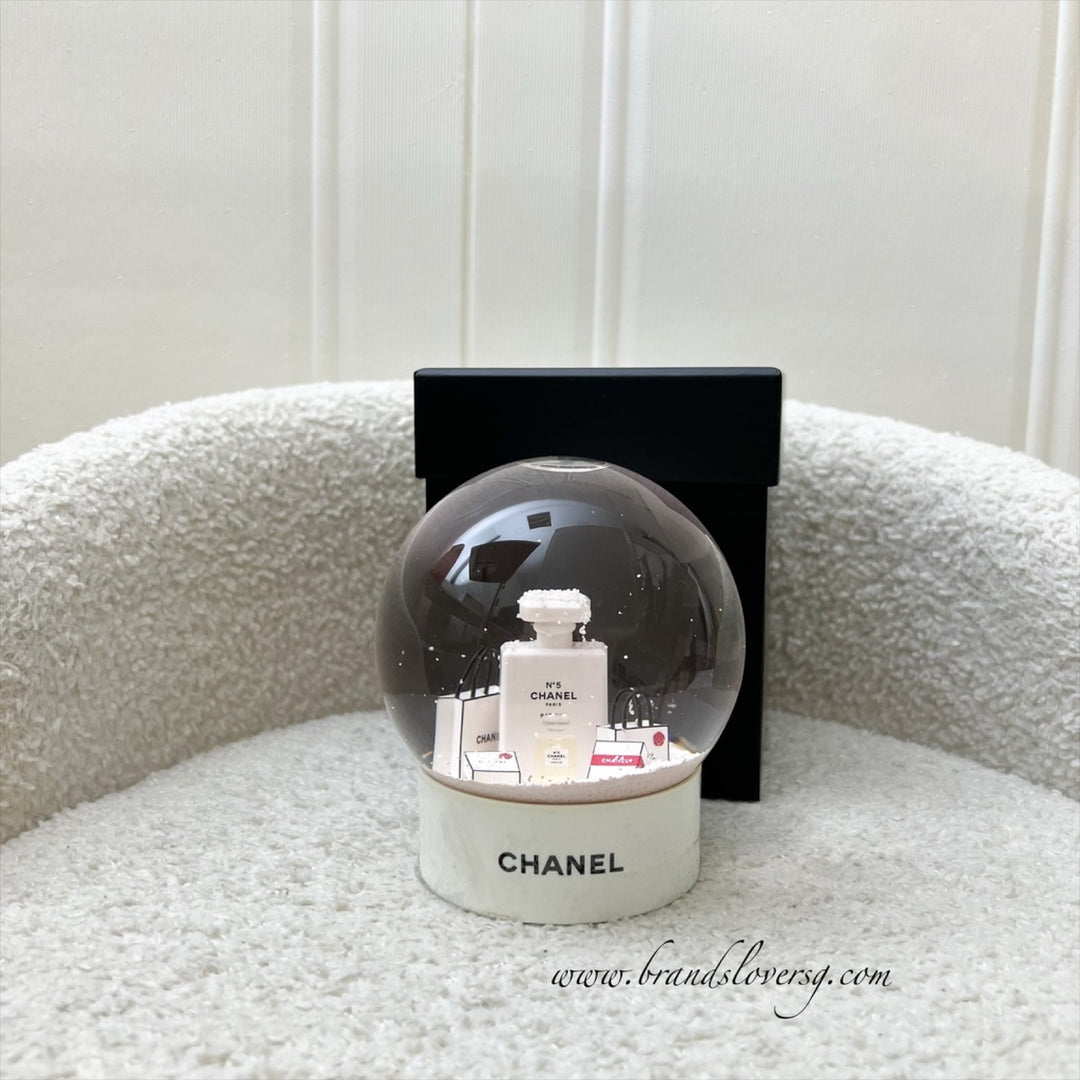 Chanel VIP Gift Perfume Bottles Snow Globe – Brands Lover