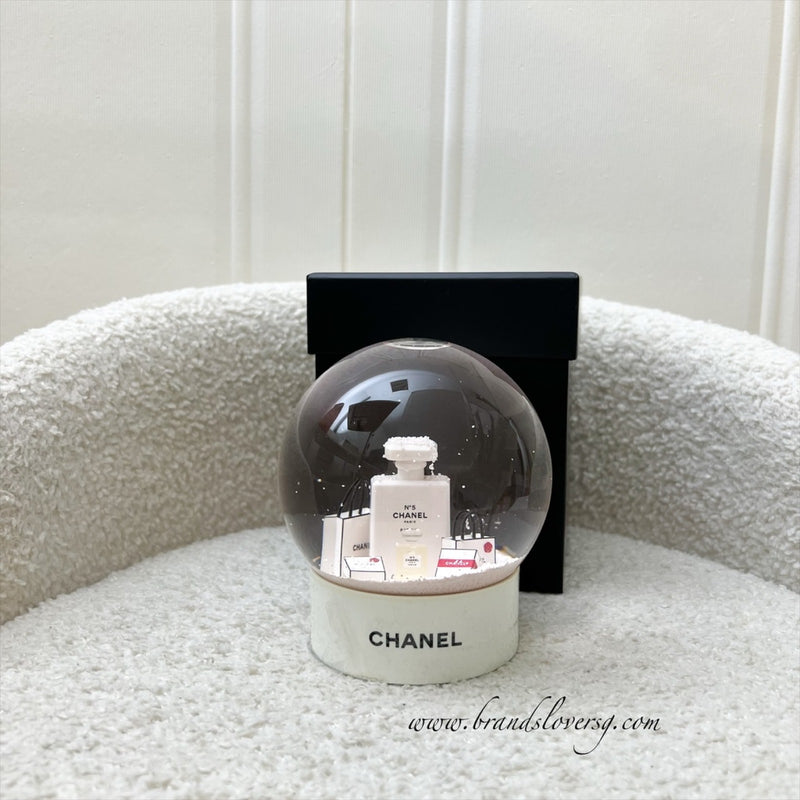 Chanel VIP Gift Perfume Bottles Snow Globe
