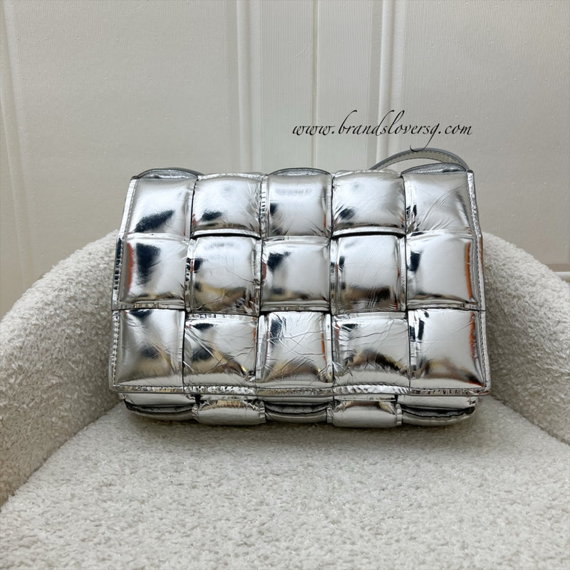 Bottega Veneta Cassette Medium Shoulder Bag in Metallic Silver Padded Intrecciato Leather and SHW