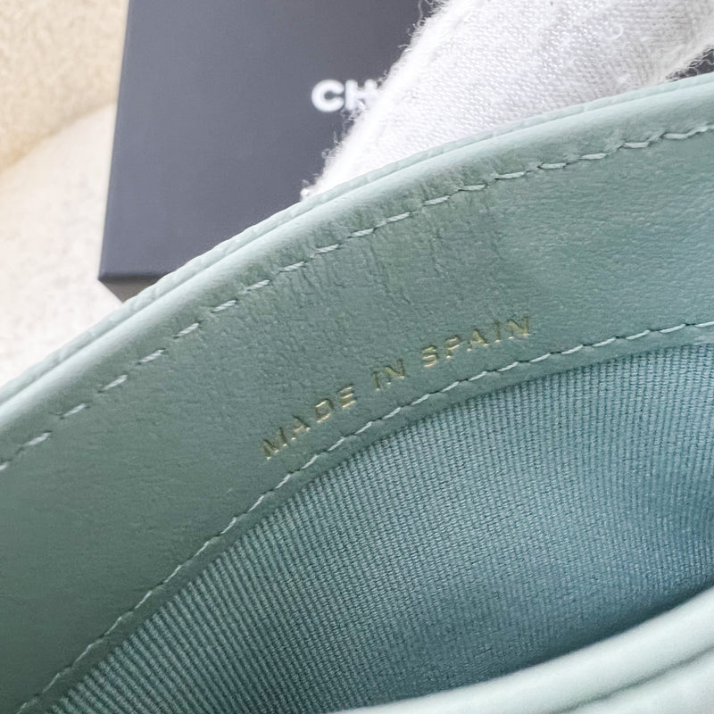 Chanel Classic Flat Card Holder in Seafoam Green Caviar LGHW