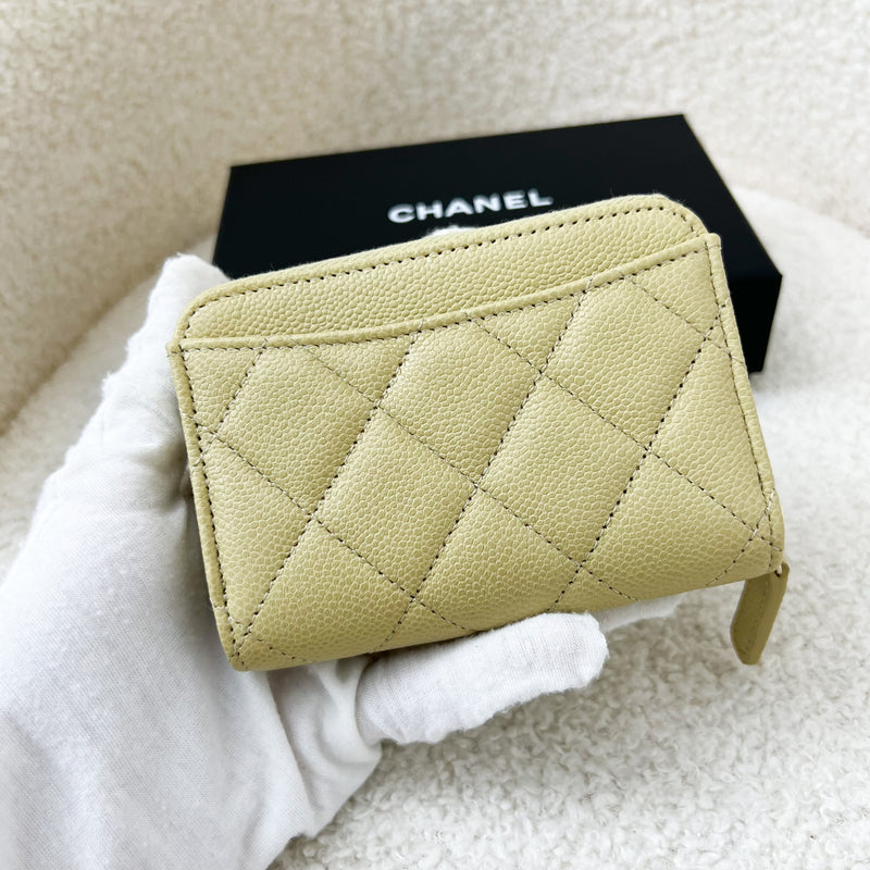 Chanel Classic Zippy Card Holder in Yellow Caviar LGHW