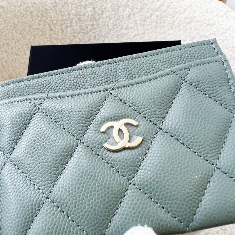 Chanel Classic Flat Card Holder in Seafoam Green Caviar LGHW