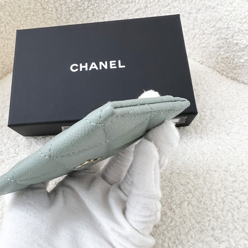 Chanel Classic Flat Card Holder in Seafoam Green Caviar LGHW