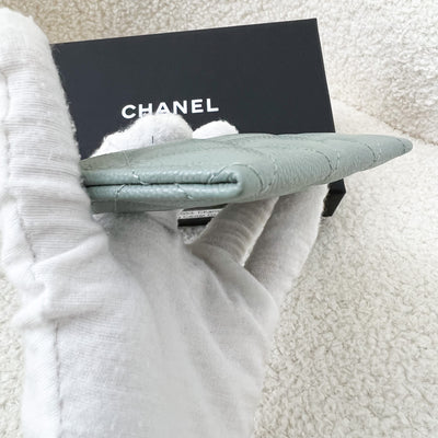 Chanel Classic Flat Card Holder in Seafoam Green Caviar LGHW