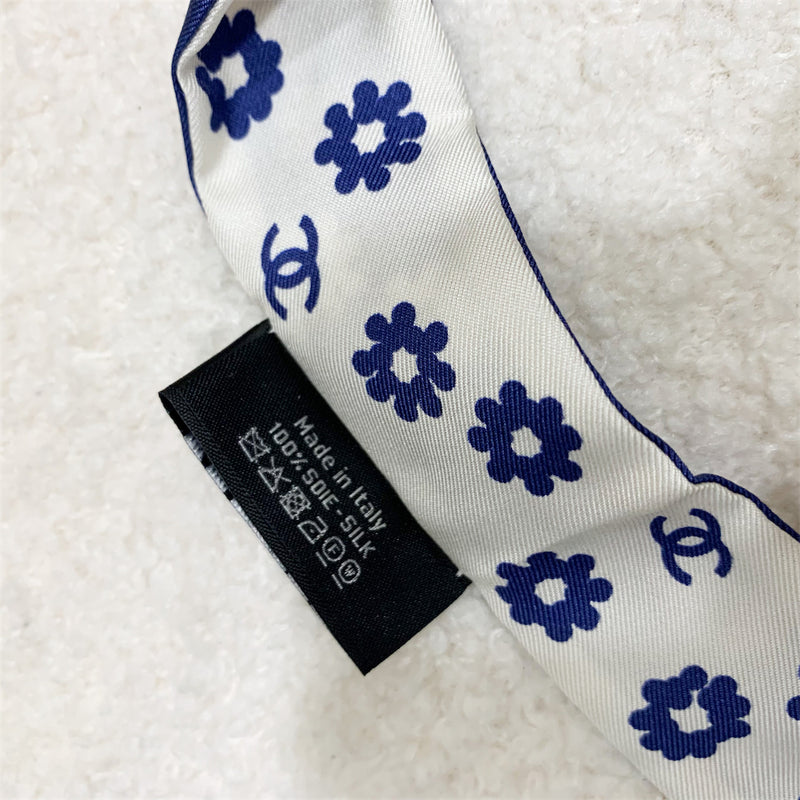 Chanel Slim Scarf (Twilly) in Navy and White Silk