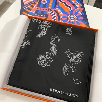 Hermes Robe Legere 90cm Scarf in HG / Noir / Blanc 100% Silk