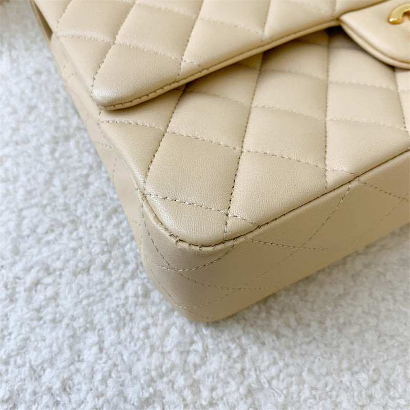 Chanel Medium Classic Flap CF in Beige Lambskin GHW