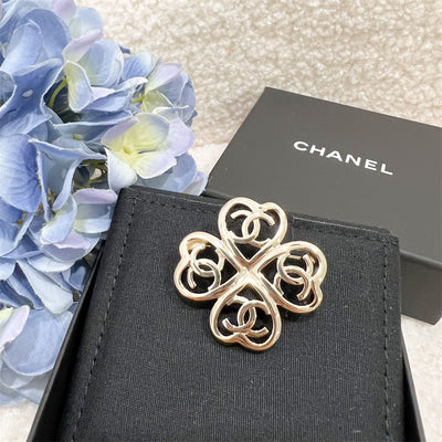 Chanel 22P 4 Hearts Brooch in LGHW