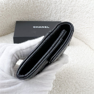 Chanel Classic Snap Card Holder in Black Caviar GHW