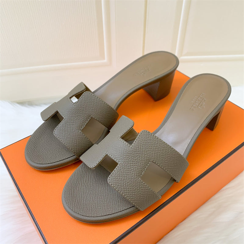 Hermes Oasis Sandals in Etoupe Epsom Leather Sz 36