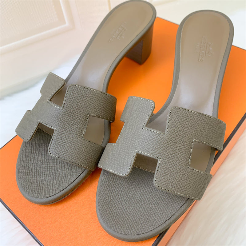 Hermes Oasis Sandals in Etoupe Epsom Leather Sz 36