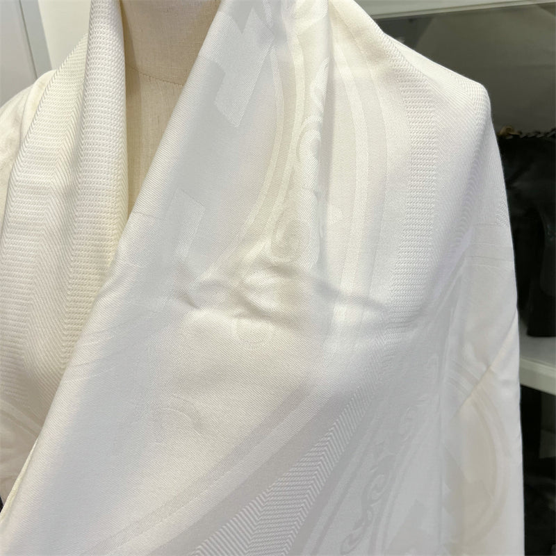 Hermes New Libris Stole in Ivory 85% Cashmere + 15% Silk