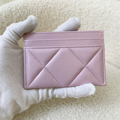 Chanel 19 Flat Card Holder in 21S Lilac Pink Lambskin AGHW