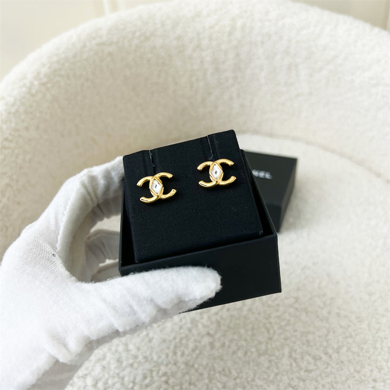 Chanel 23C CC Logo Earring with Diamond Shaped Crystal in GHW