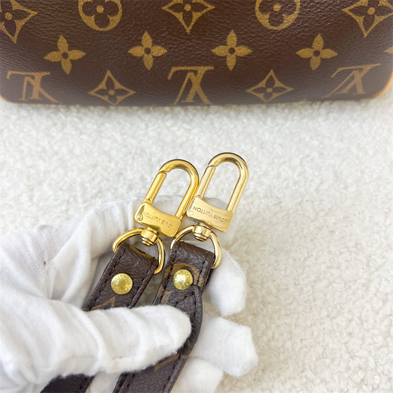 LV Speedy Bandouliere 20 in Monogram Canvas GHW (Without Patterned Strap) + Monogram strap.