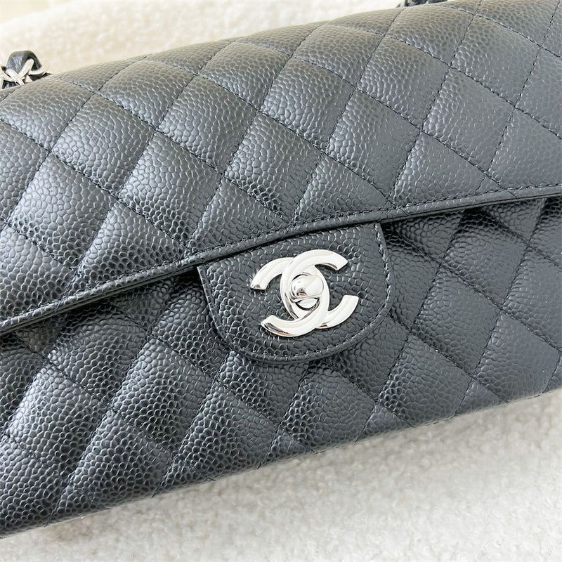 Chanel Small Classic Flap CF in Black Caviar SHW